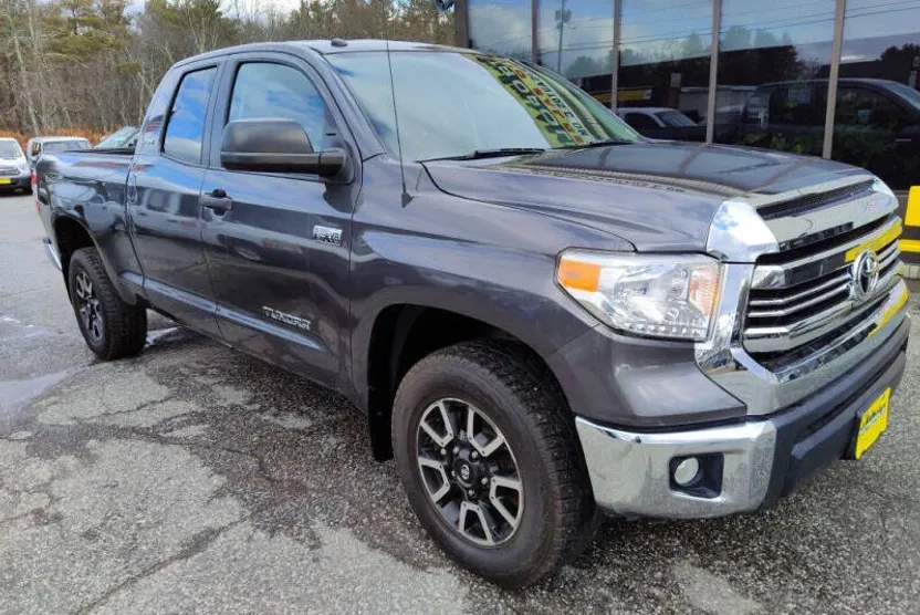 2016 Toyota Tundra Double Cab SR5 photo 1