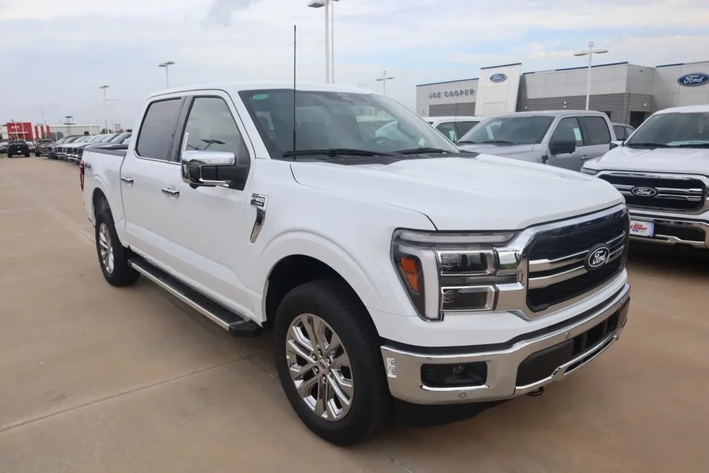 2025 Ford F-150 Lariat photo 1
