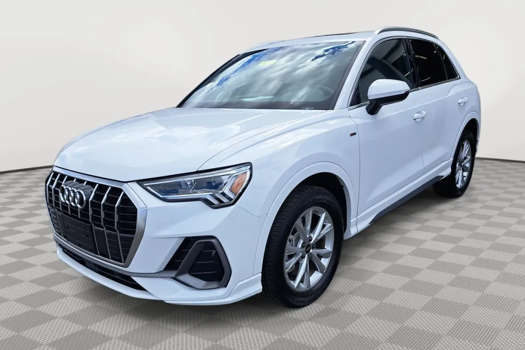 2024 Audi Q3 S line Premium photo 1