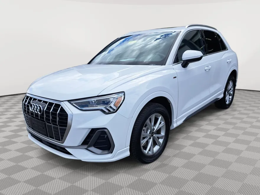 2024 Audi Q3 S line Premium photo 1