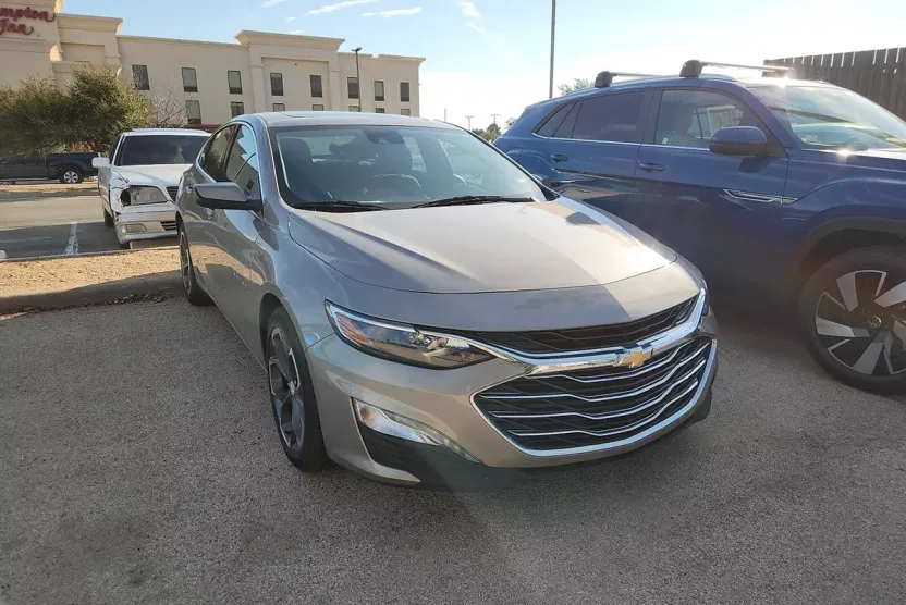 2023 Chevrolet Malibu 1LT photo 1