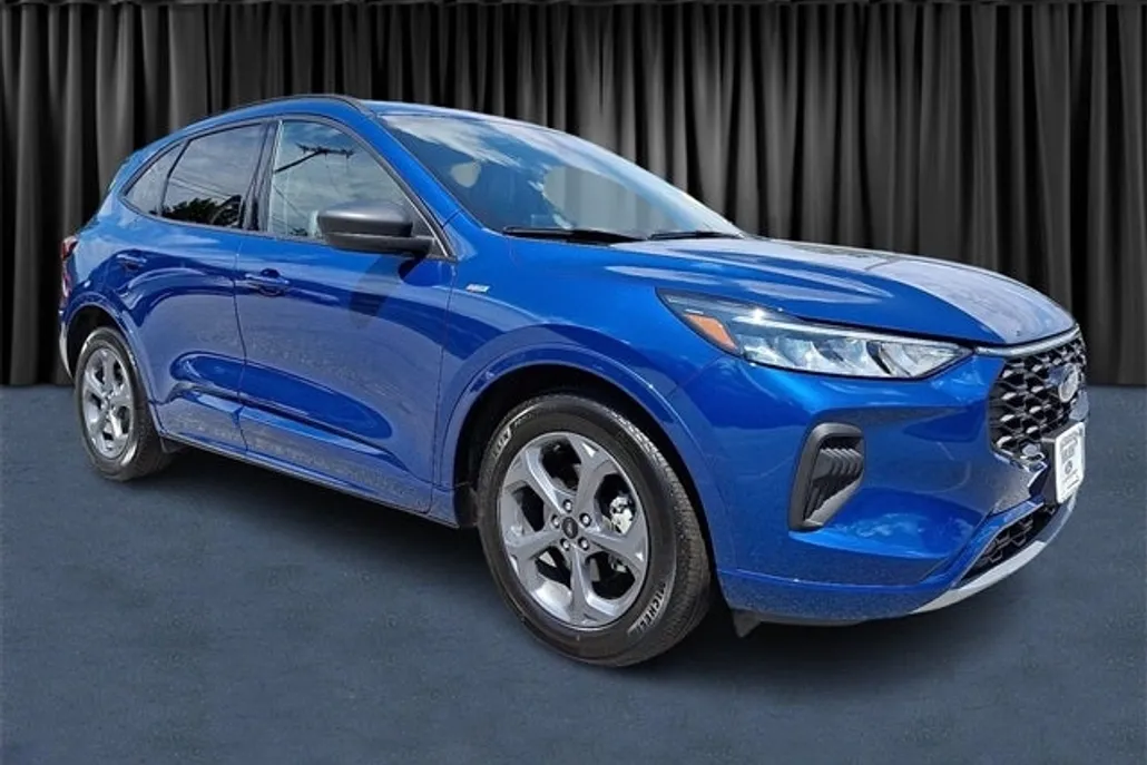 2023 Ford Escape ST-Line photo 1