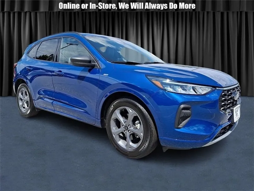 2023 Ford Escape ST-Line photo 1