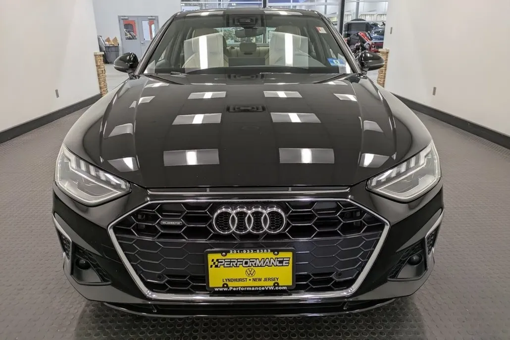 2020 Audi A4 45 Premium Plus photo 1