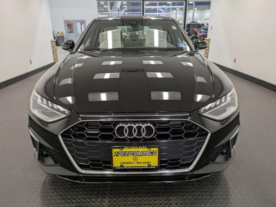 2020 Audi A4 45 Premium Plus photo 1