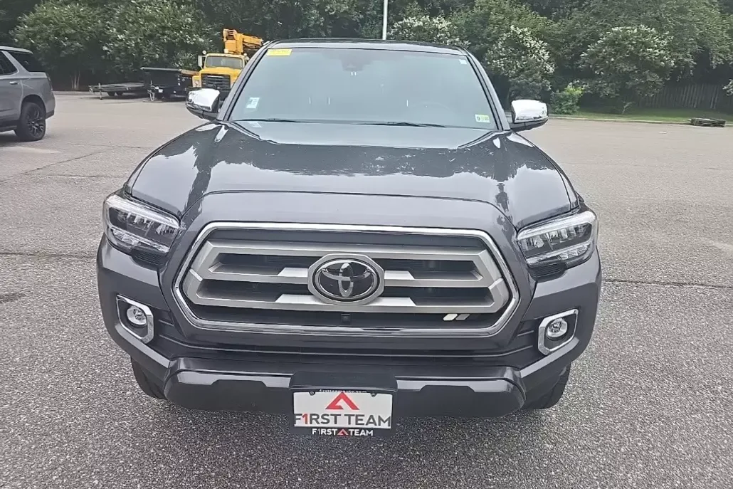 2023 Toyota Tacoma Limited photo 1