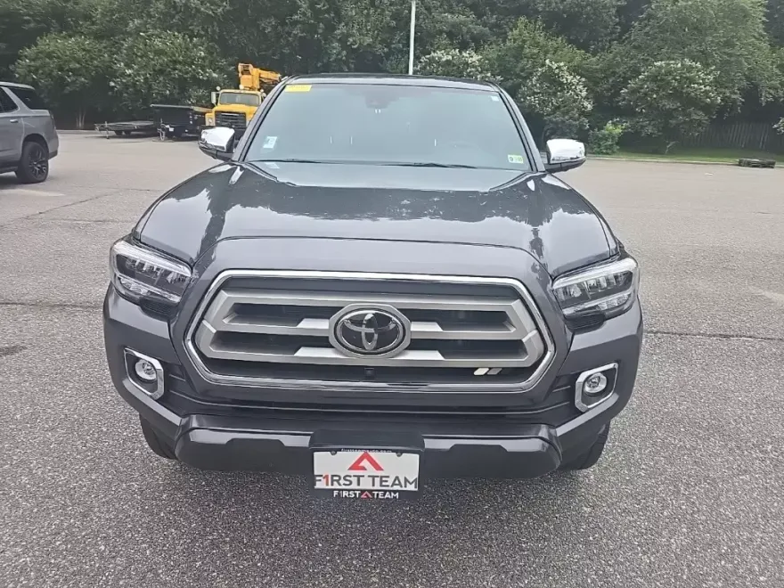 2023 Toyota Tacoma Limited photo 1