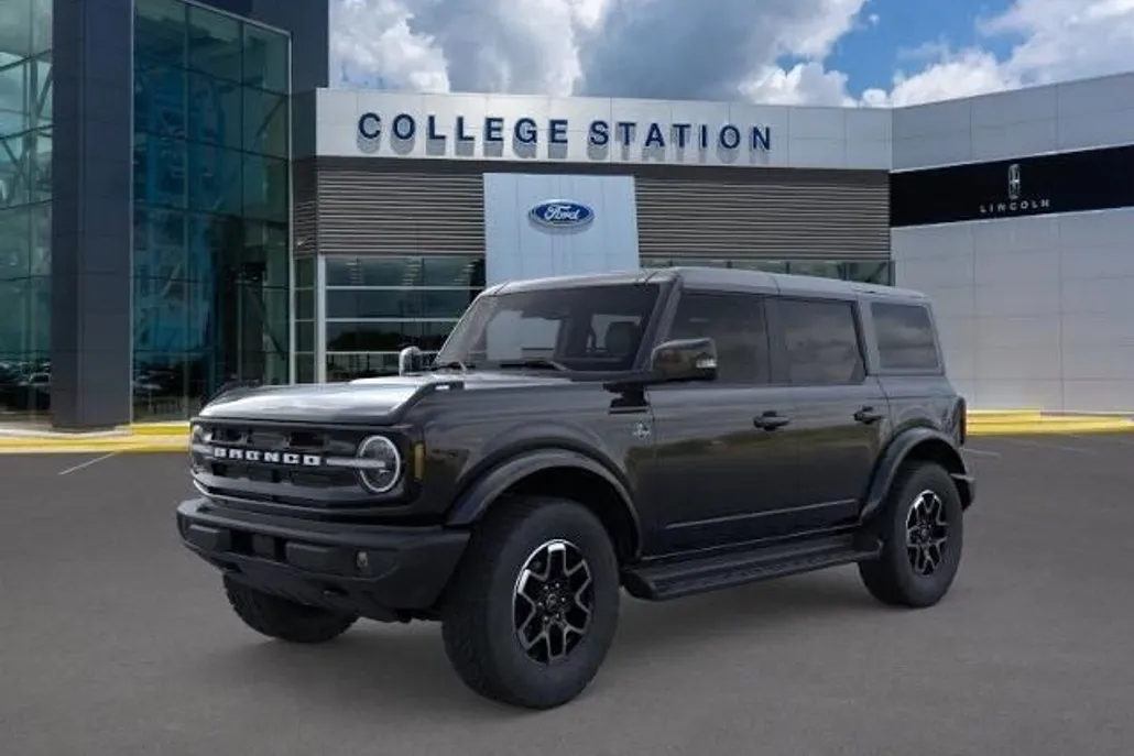 2025 Ford Bronco Outer Banks photo 1