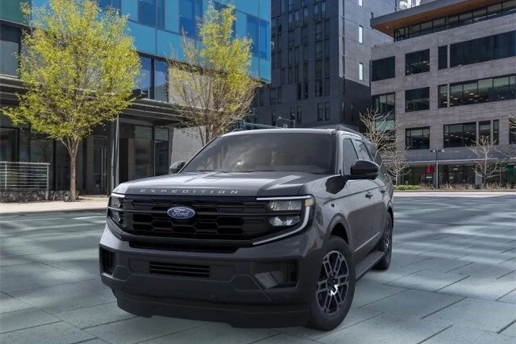 2025 Ford Expedition photo 1