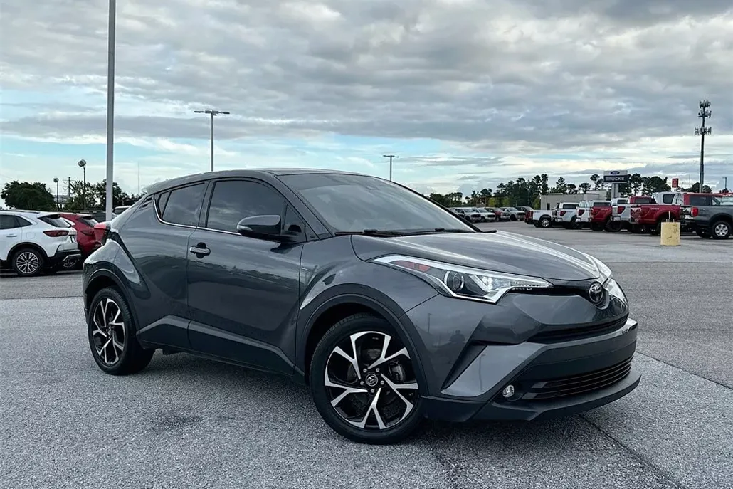 2019 Toyota C-HR Limited photo 1