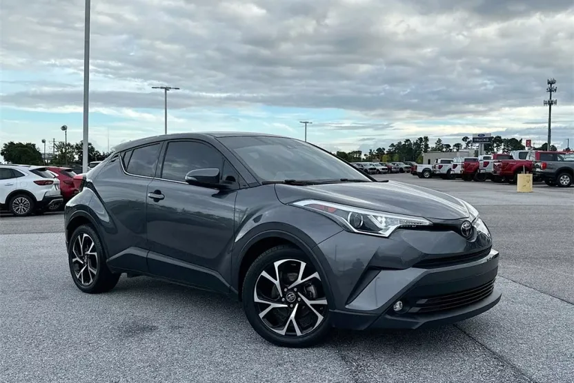 2019 Toyota C-HR XLE Limited photo 1