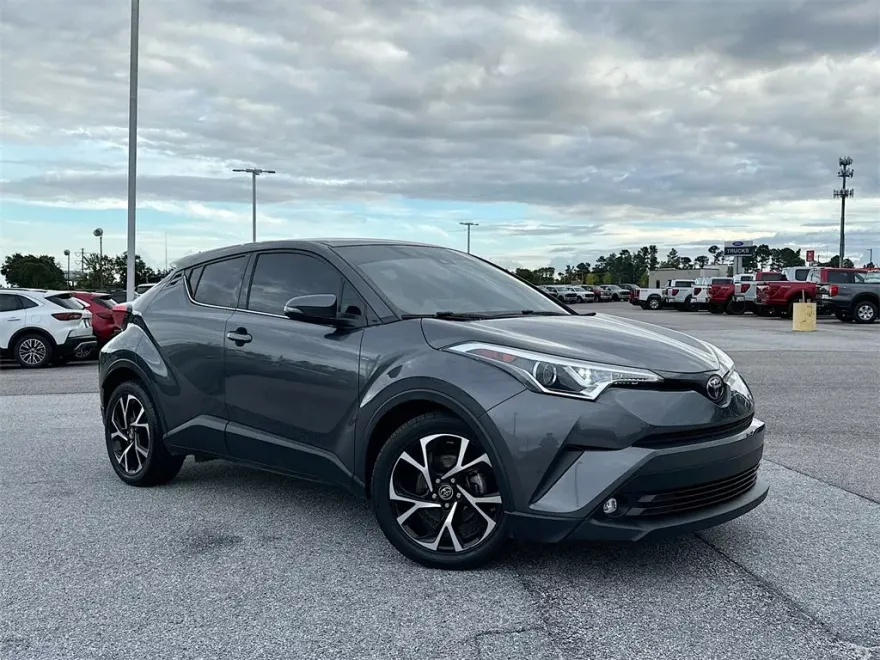 2019 Toyota C-HR Limited photo 1
