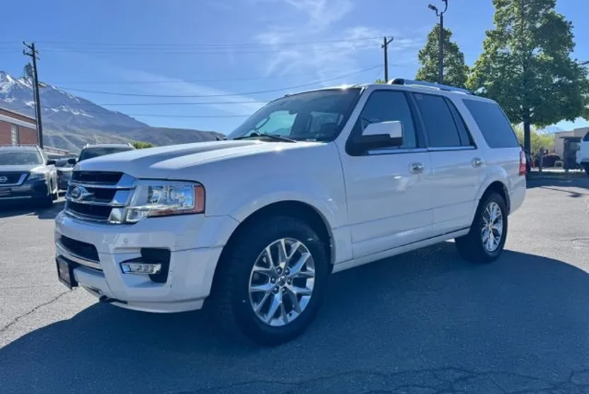 2017 Ford Expedition Limited photo 1