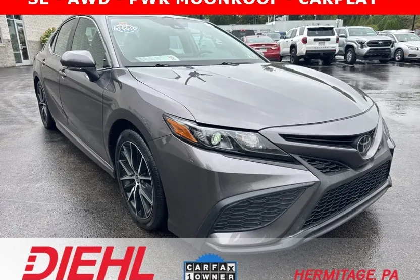 2022 Toyota Camry SE photo 1
