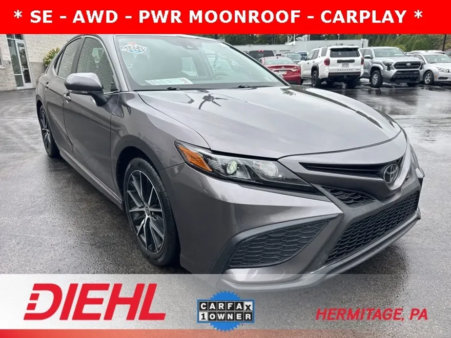 2022 Toyota Camry SE photo 1