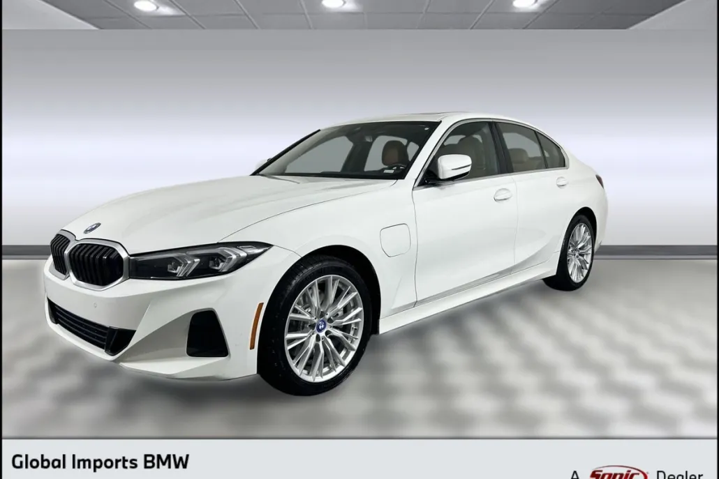 2024 Bmw 330e photo 1