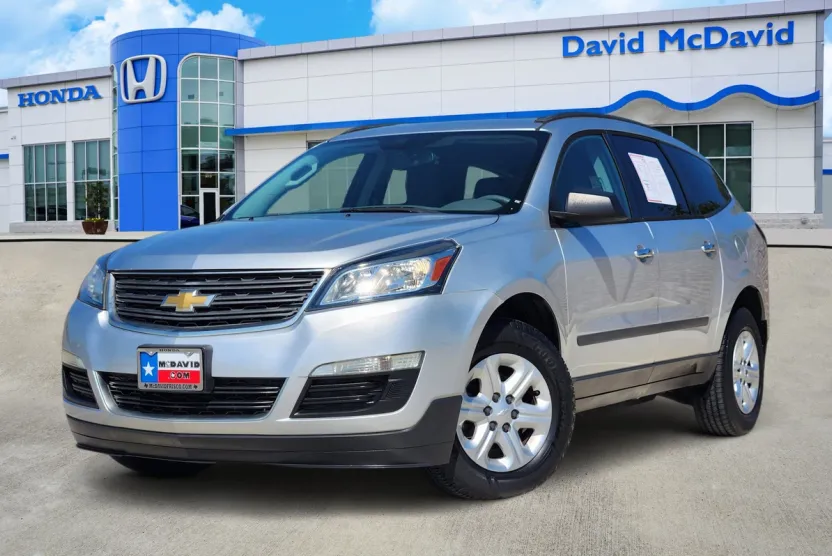 2015 Chevrolet Traverse LS photo 1