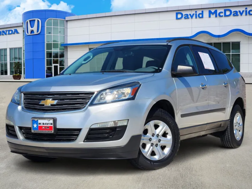 2015 Chevrolet Traverse LS photo 1