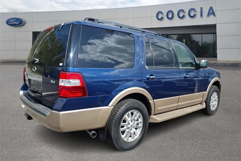 2012 Ford Expedition XLT photo 1