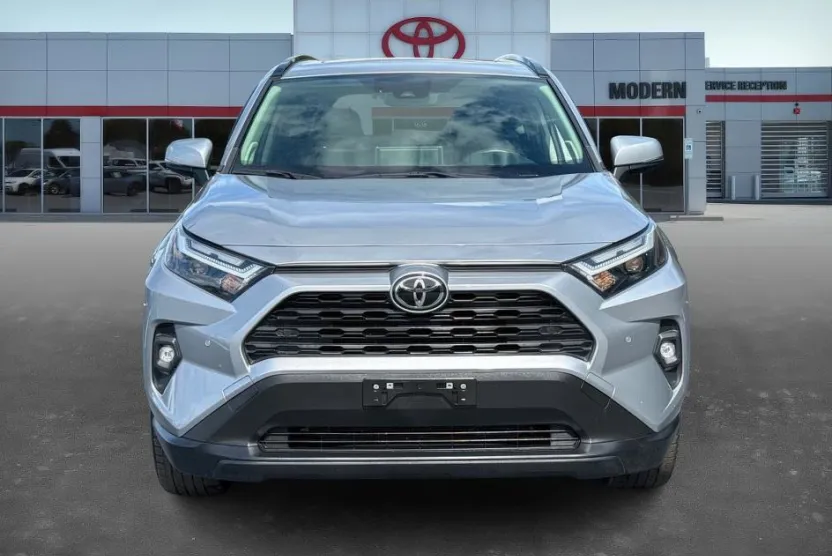 2022 Toyota RAV4 XLE Premium photo 1