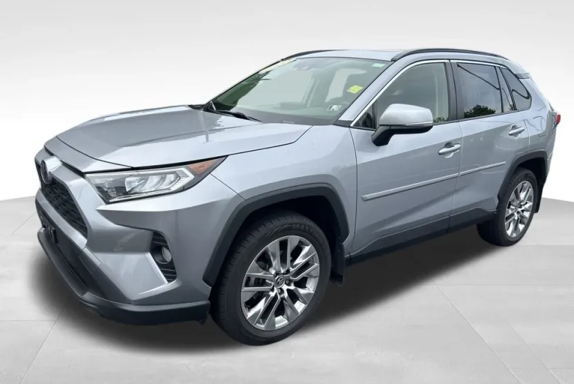 2020 Toyota RAV4 XLE Premium photo 1