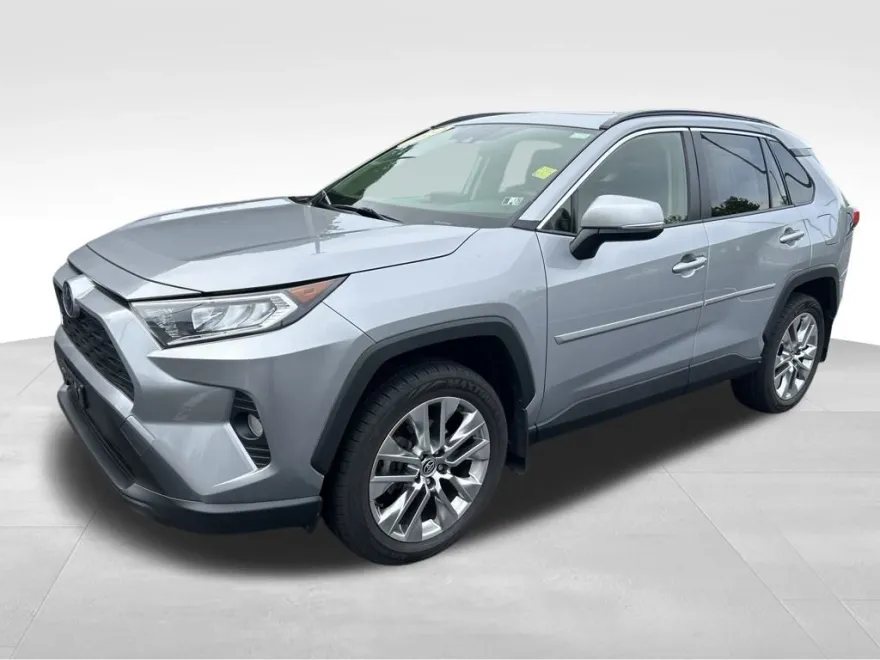 2020 Toyota RAV4 XLE Premium photo 1