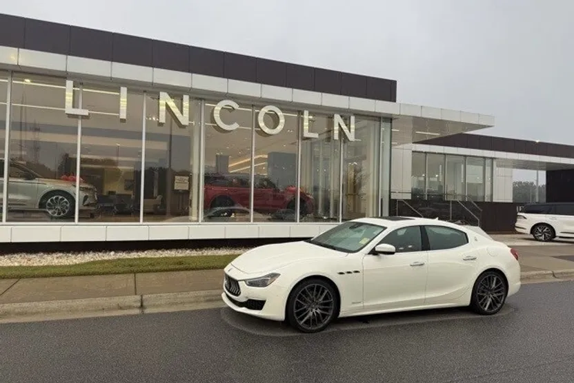 2020 Maserati Ghibli GranLusso photo 1