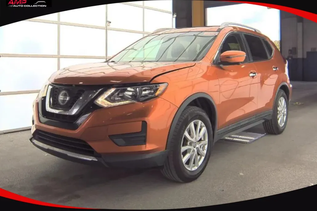 2018 Nissan Rogue SV photo 1