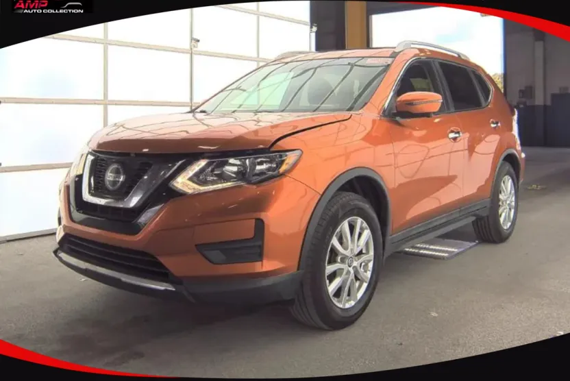 2018 Nissan Rogue SV photo 1