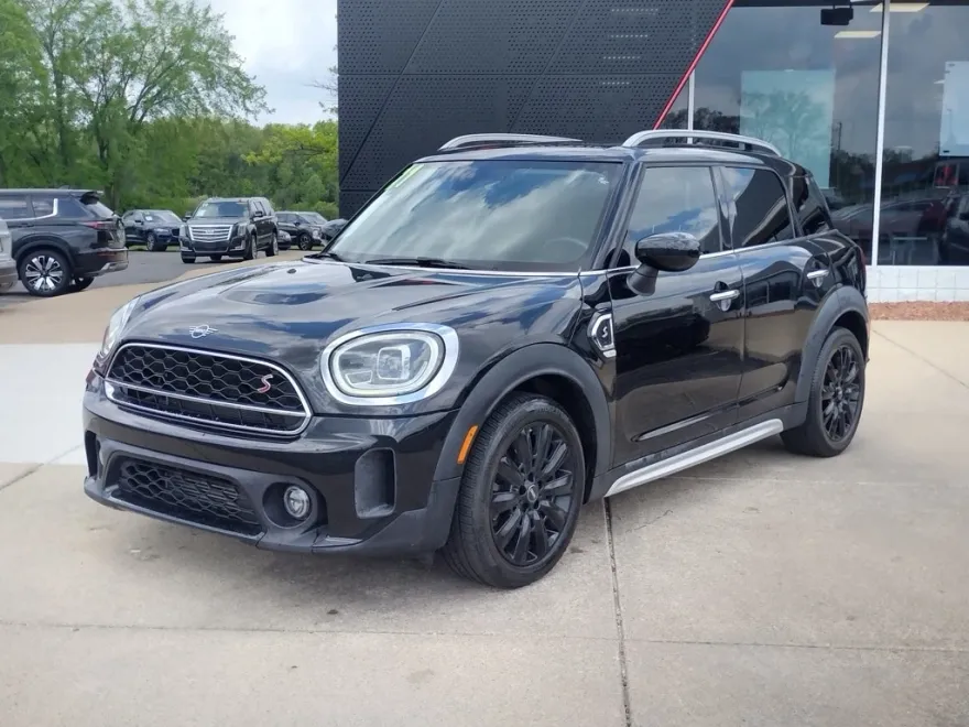 2021 Mini Countryman Classic photo 1