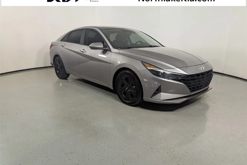 2021 Hyundai Elantra SEL photo 1