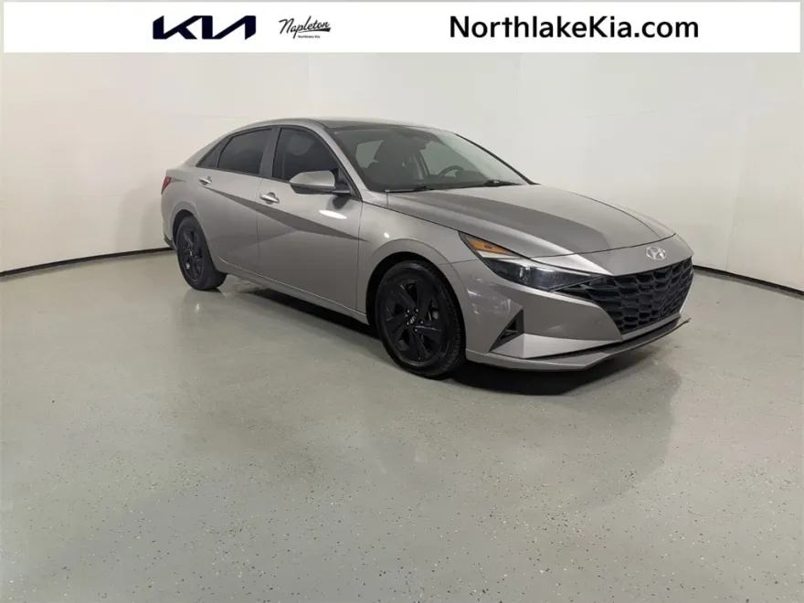 2021 Hyundai Elantra SEL photo 1
