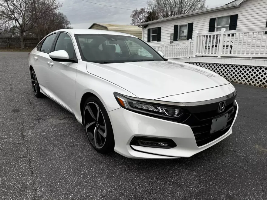2019 Honda Accord Sport 1.5T photo 1