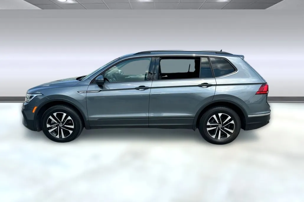 2023 Volkswagen Tiguan S photo 1
