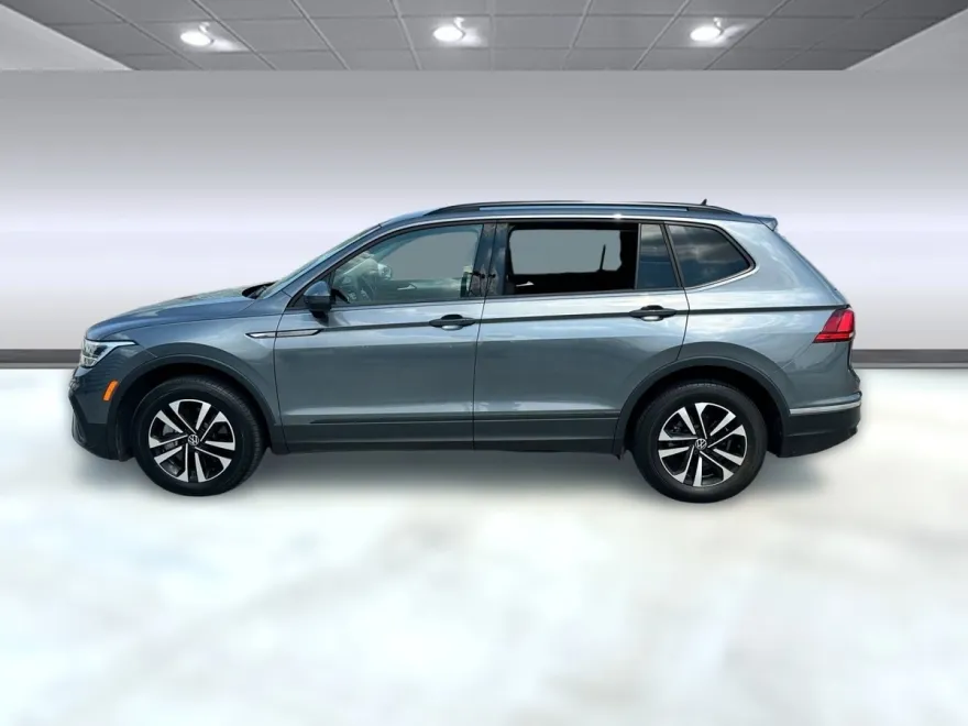 2023 Volkswagen Tiguan S photo 1