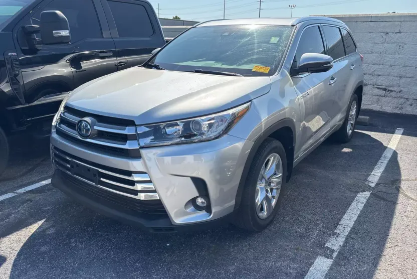 2019 Toyota Highlander Limited Platinum Hybrid photo 1