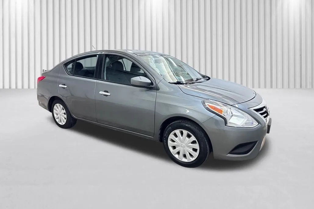 2018 Nissan Versa 1.6 SV photo 1