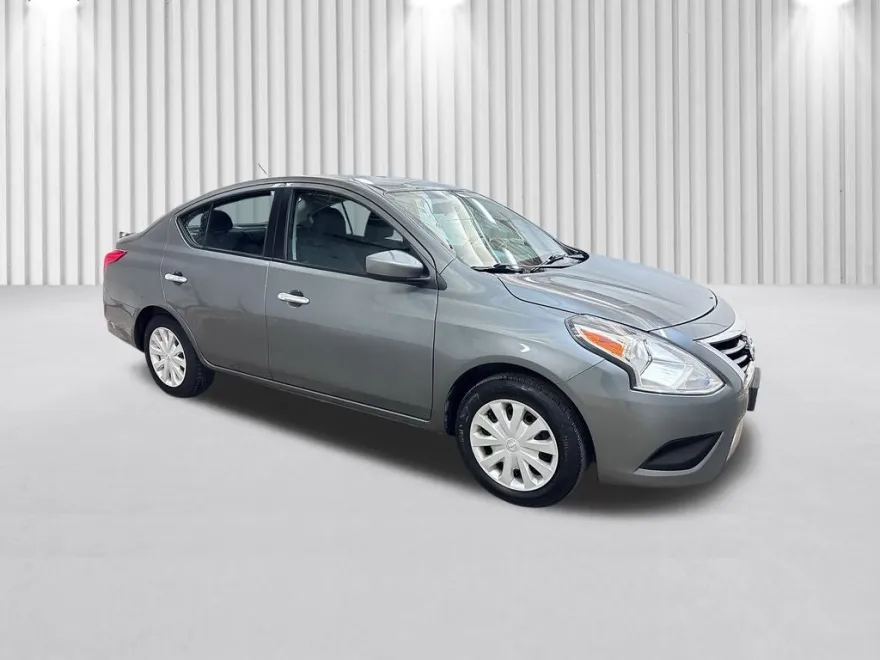 2018 Nissan Versa 1.6 SV photo 1
