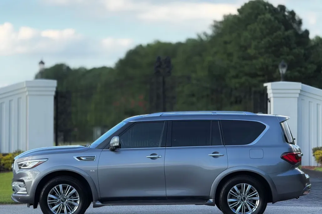 2020 Infiniti QX80 Luxe photo 1