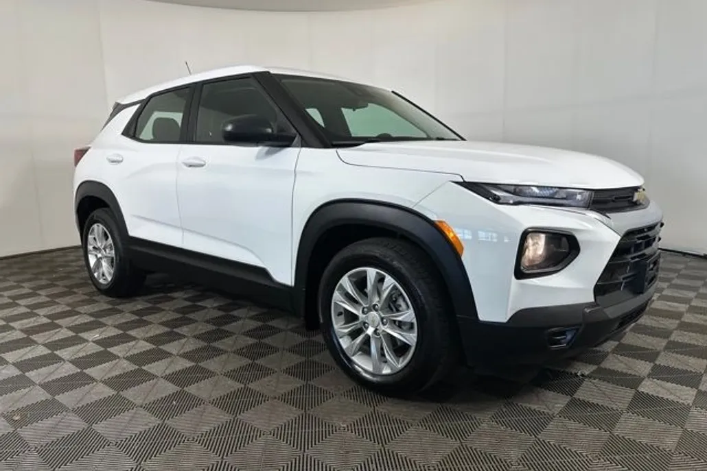 2021 Chevrolet Trailblazer LS photo 1