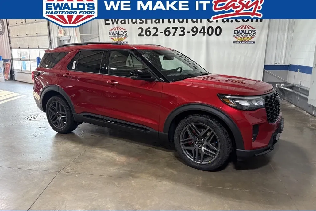 2025 Ford Explorer ST photo 1