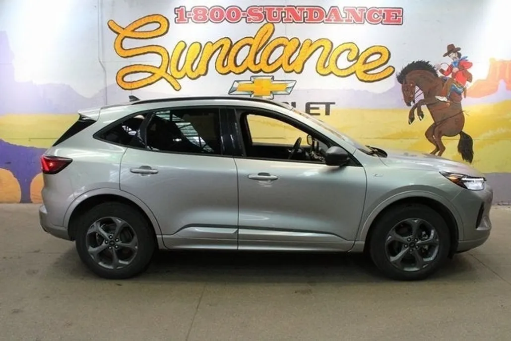 2023 Ford Escape ST-Line photo 1