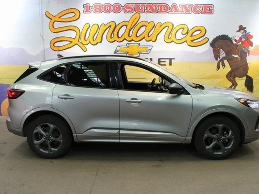 2023 Ford Escape ST-Line photo 1