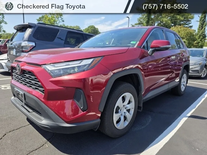 2023 Toyota RAV4 LE photo 1