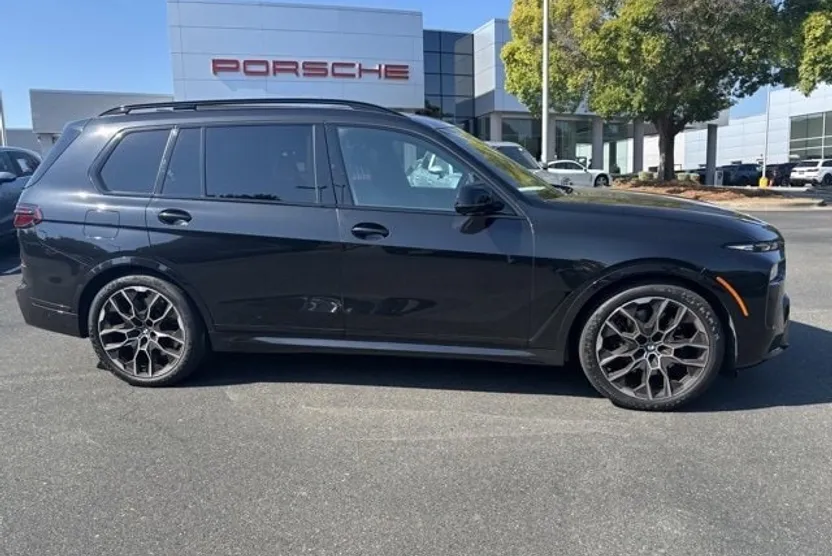 2023 Bmw X7 M60i photo 1