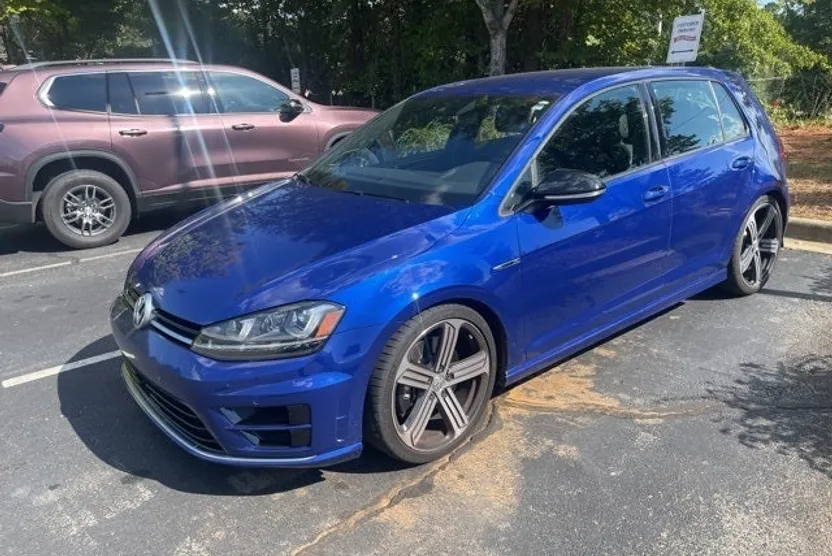 2016 Volkswagen Golf R Base 4Motion photo 1
