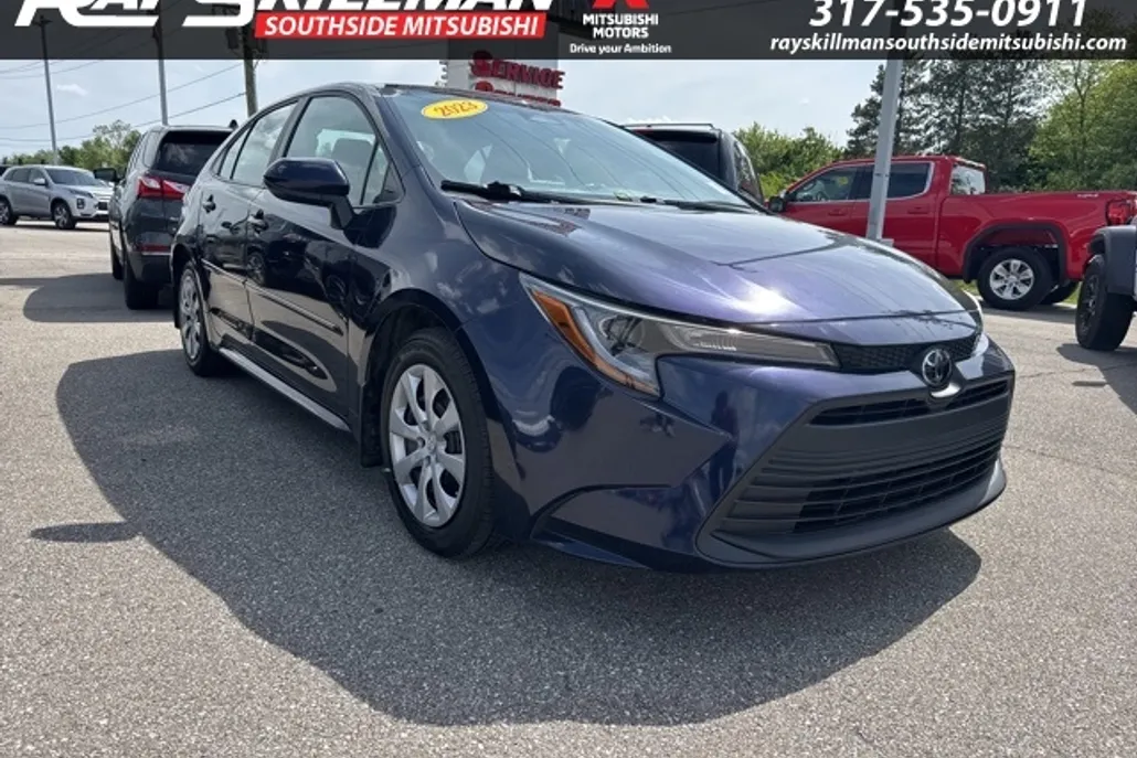 2023 Toyota Corolla LE photo 1