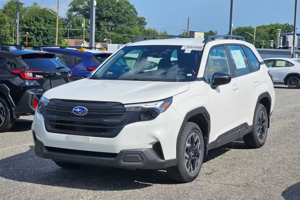 2025 Subaru Forester Base photo 1