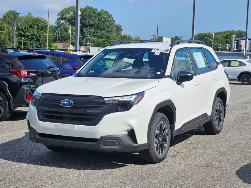 2025 Subaru Forester Base photo 1