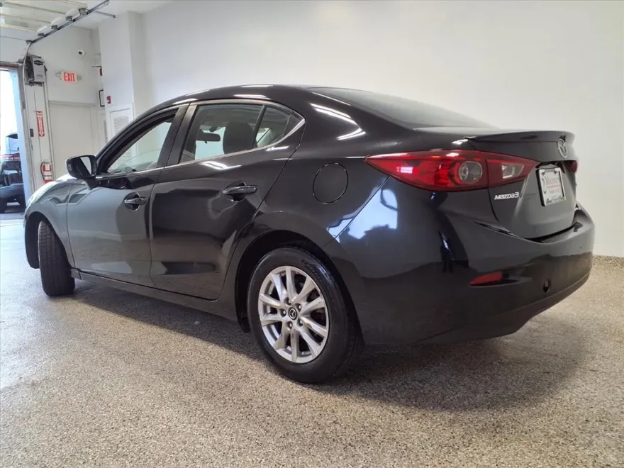 2016 Mazda Mazda3 Touring photo 1